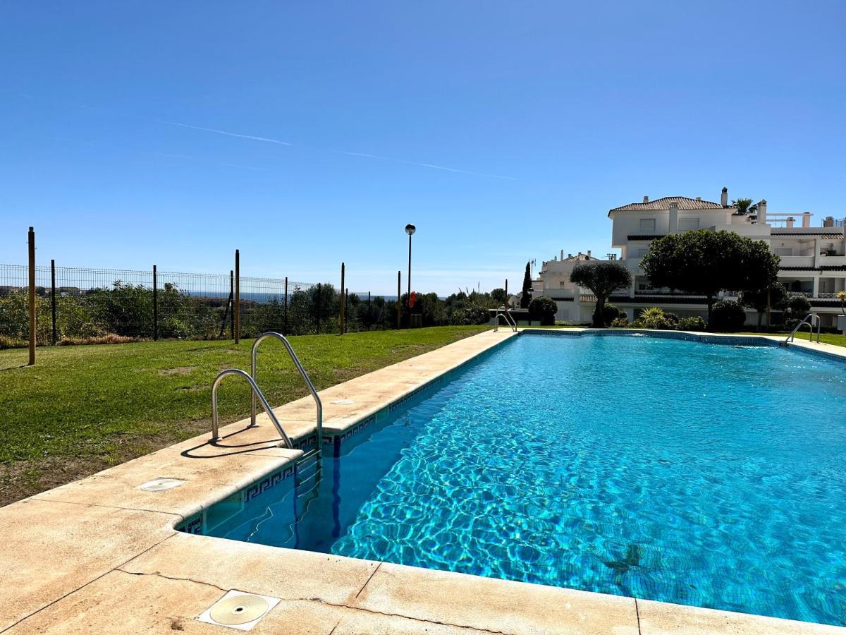 Moderno Apartamento Con Preciosas Vistas Al Mar En Urbanizacion Con Piscina - Rio Real 11 2G 马尔韦利亚 外观 照片