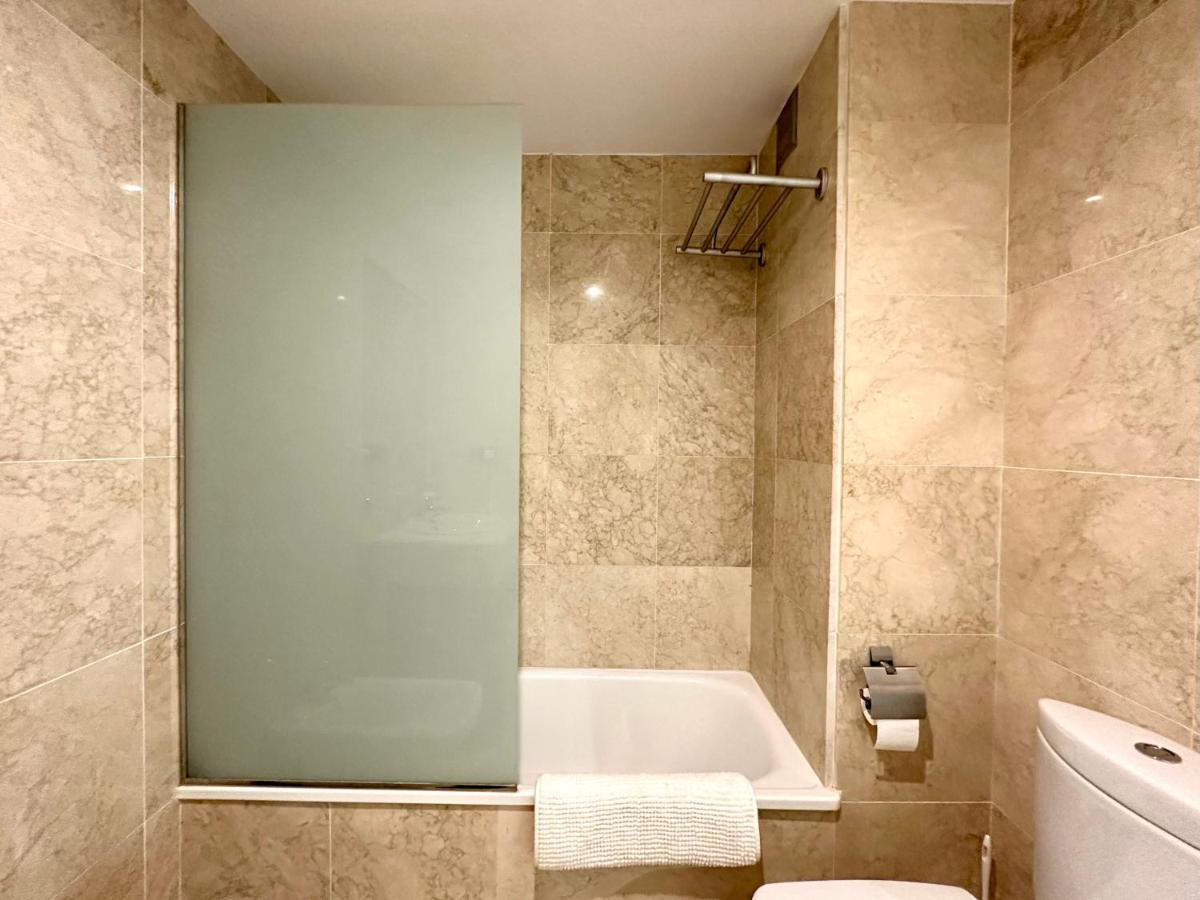 Moderno Apartamento Con Preciosas Vistas Al Mar En Urbanizacion Con Piscina - Rio Real 11 2G 马尔韦利亚 外观 照片