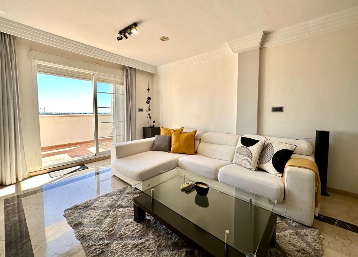 Moderno Apartamento Con Preciosas Vistas Al Mar En Urbanizacion Con Piscina - Rio Real 11 2G 马尔韦利亚 外观 照片